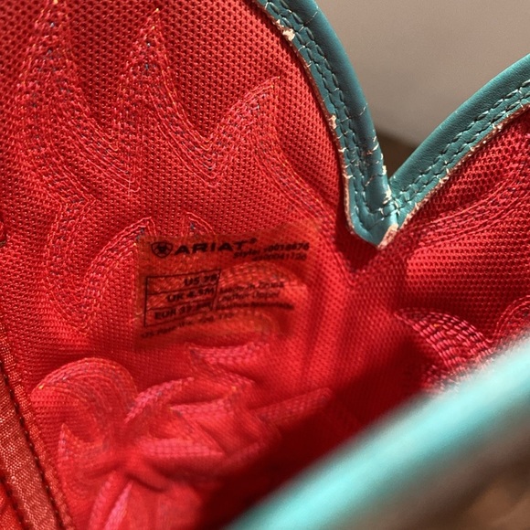 Ariat Woman’s Boots size 7 - Picture 5 of 5